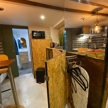 Charmant Studio Ecusson Centre Historique Апартаменты